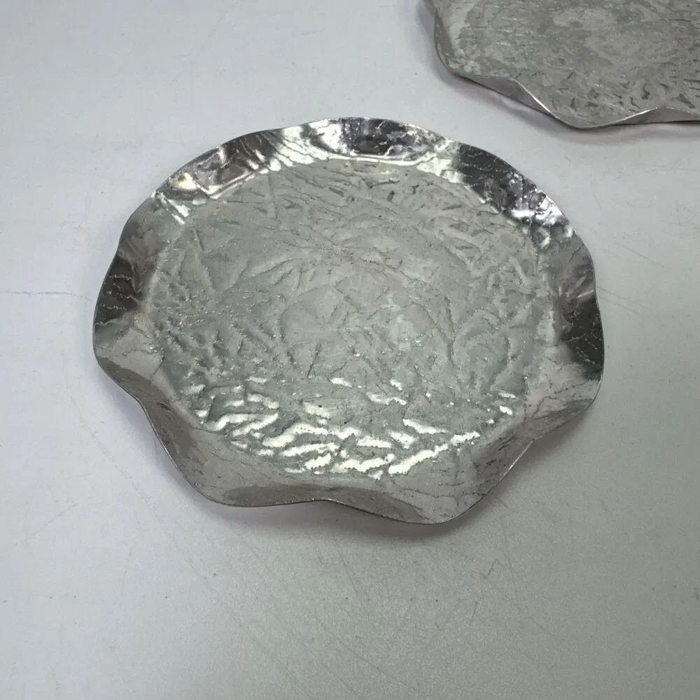 VTG 1950s Hammered Aluminum Set 3 Coasters Scalloped Rim Silver 4
